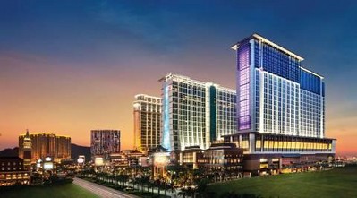 以波利尼西亞為主題的澳門喜來登金沙城中心酒店擁3,896間客房及套房，將于9月20日開幕。位于金沙城中心的澳門喜來登酒店是整個澳門較大的酒店，也是喜達(dá)屋酒店與度假村集團(tuán)在全球較大的酒店。