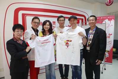 隨著越來越多社會(huì)明星及獻(xiàn)血達(dá)人的加入，相信無償獻(xiàn)血人群數(shù)量將有新的突破