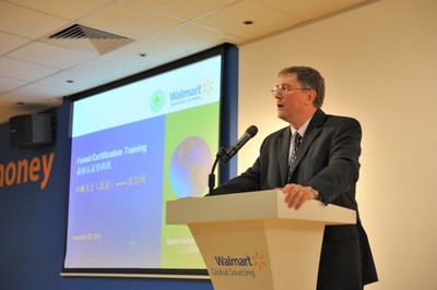 沃爾瑪全球采購辦公室副總裁藍(lán)柯（Ken Lanshe）非常支持供應(yīng)商森林認(rèn)證培訓(xùn)活動。